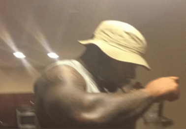 Tennessee fan releases picture allegedly showing Robert Nkemdiche hitting a bong 