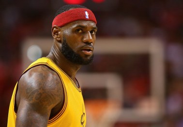 LeBron James re-signs with Cleveland Cavaliers on massive extension