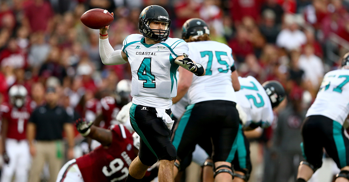 Coastal Carolina Now Has Teal Turf On Their Football Field Fanbuzz