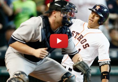 Carlos Correa scores on improbable play after Yankees botch routine flyball