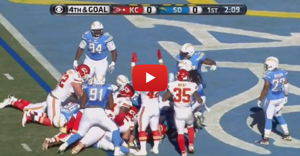 This Chiefs defensive lineman just became the largest player in league history to score a rushing TD
