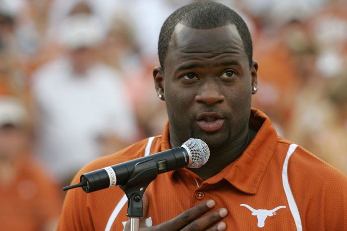 Former Texas Longhorns QB Vince Young arrested Monday morning for DWI