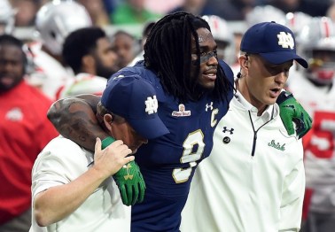 Notre Dame LB Jaylon Smith is lifting an absurd amount of weight on injured knee