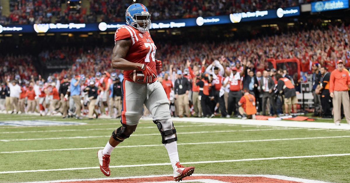 Laremy Tunsil Turned His Infamous Gas Mask Bong Video Into a Positive -  FanBuzz