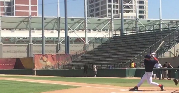 Tim Tebow hit some serious bombs during this workout, and now MLB teams are interested
