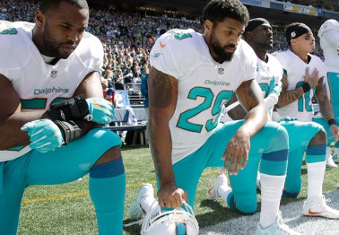 Police union asks deputies to stop Dolphins' police escort unless players stand for national anthem