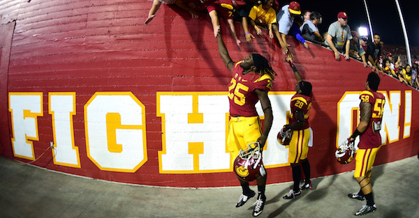 usc-lb-expected-to-turn-self-in-after-three-horrifying-felony-charges