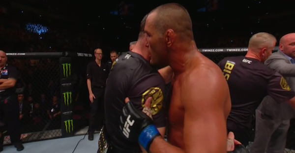 Dan Henderson Retires After Dropping Middleweight Title Fight Against ...