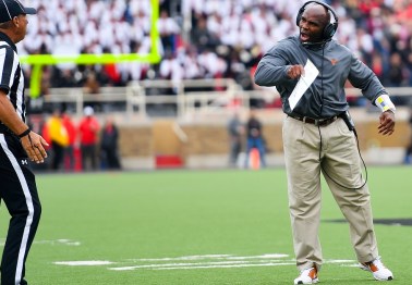 Texas receiving 'extreme pressure' to fire Charlie Strong, hire this rising candidate