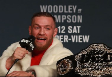 Conor McGregor calls his shot with incredibly bold prediction in Floyd Mayweather showdown