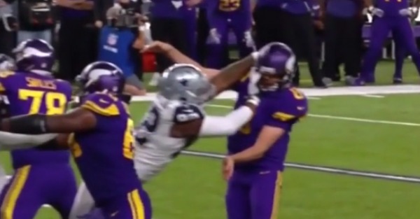 Refs totally bailed the Cowboys out of a crunchtime moment with a bogus non-call