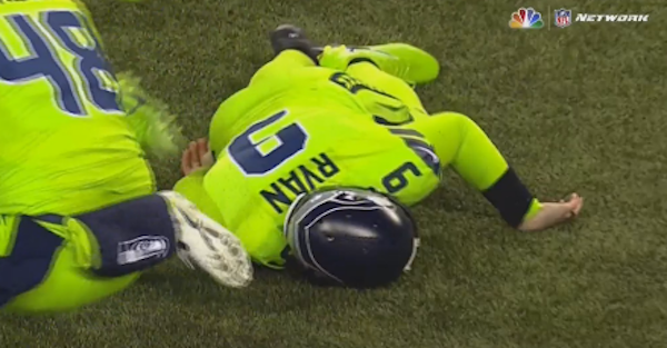 Seahawks' Jon Ryan suffers concussion on fake punt, Michael