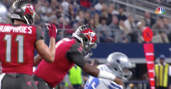 Jameis Winston lost his mind, headbutted a Cowboys player during Sunday night football