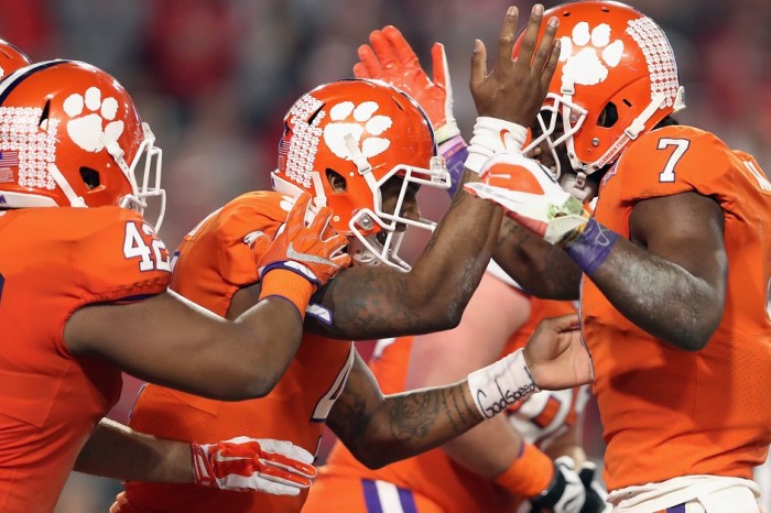 Clemson player apologizes for awkward nether region grab against Ohio State