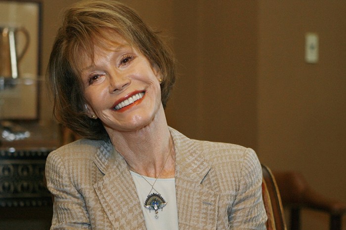 The world mourns the sudden passing of actress and television icon Mary Tyler Moore