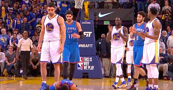 Russell Westbrook gets destroyed by Zaza Pachulia, and his teammates show their true colors