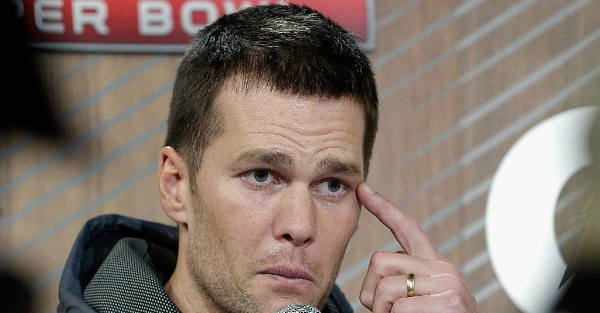 Unhappy with topic, Tom Brady cuts short phone interview with WEEI