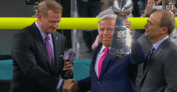 Patriots fans booed Roger Goodell out of the building before his awkward handoff of Vince Lombardi trophy