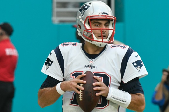 One team reportedly considering 3 options at QB, including a blockbuster deal for Jimmy Garoppolo