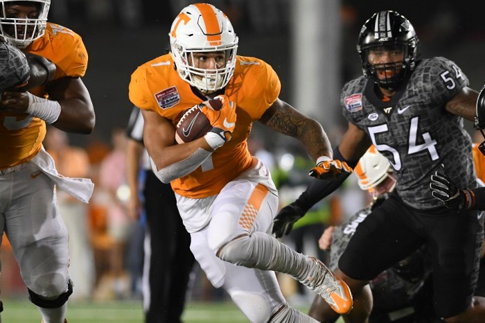 Father of former Tennessee RB Jalen Hurd reveals Butch Jones game plans in latest post trashing him