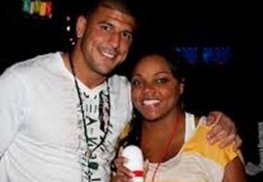 Aaron Hernandez's fiancee addresses one big rumor following the former NFL player's suicide