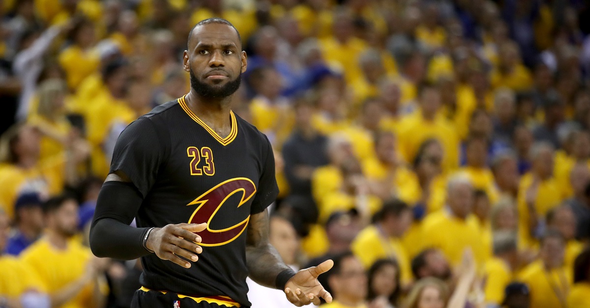 LeBron issues strong response to the Warriors’ star Draymond Green’s comments