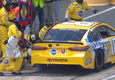 One of NASCAR's top drivers victimized by a terrible pit crew mistake