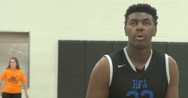 Four-star center Trevion Williams spurns hometown power to commit to ...