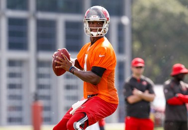Jameis Winston's head coach compares the QB's playing style to a future Hall of Famer