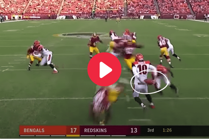 NFL Punter Evades Block With Smooth Behind-the-Back Juke