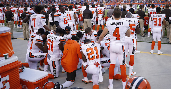 Browns discontinue national anthem protest after urging from NFL legend Jim Brown