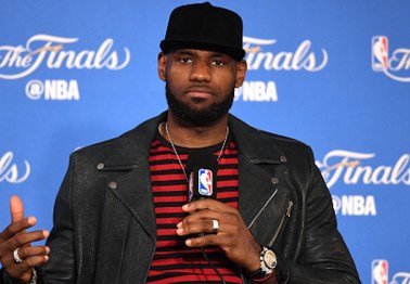 NBA Hall of Famer advocates for LeBron James to join Golden State