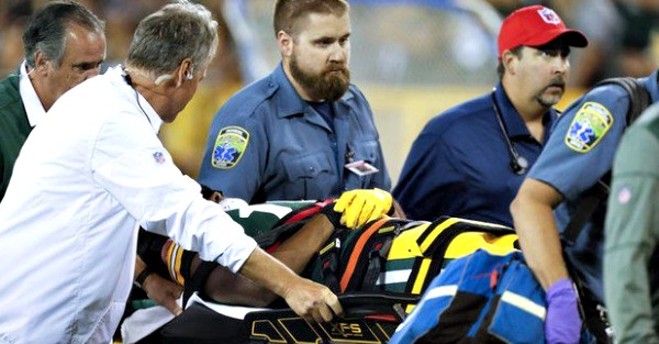 Packers rookie takes brutal hit, has to be stretchered off the field