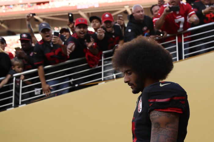 NFL Hall of Famer the latest to call for one team to sign Colin Kaepernick