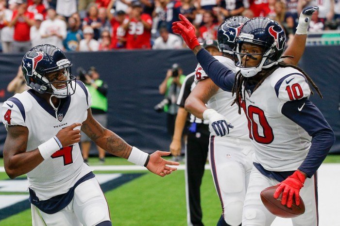 After disastrous opener, Houston Texans reportedly turning to national champion-winning QB