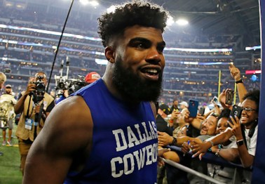 Ezekiel Elliott has made a bizarre move after officially being suspended by the NFL