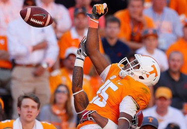 After being kicked off the team, former Tennessee star now trying to get back on it