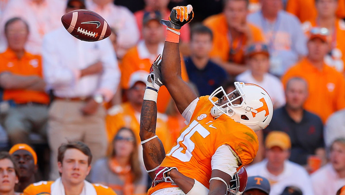 After being kicked off the team, former Tennessee star now trying to get back on it