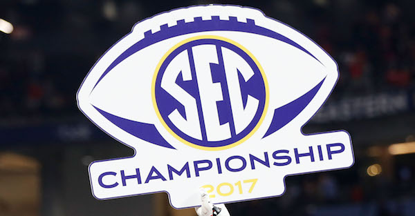 Cbs's Gary Danielson Makes A Bizarre Statement On The College Football 