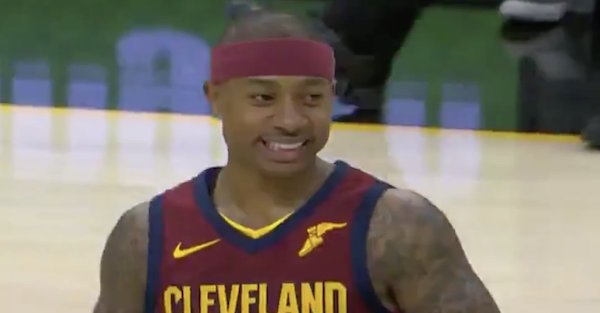 Isaiah Thomas receives heroic welcome during Cleveland Cavaliers debut