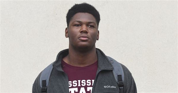 Four-star DE Byron Young names national powerhouse as “favorite” among college choices