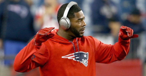 Former Super Bowl hero, Pro Bowler lashes out at Patriots after benching
