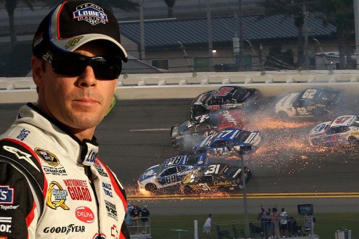 Jimmie Johnson shifts the blame for crashes at Daytona 500