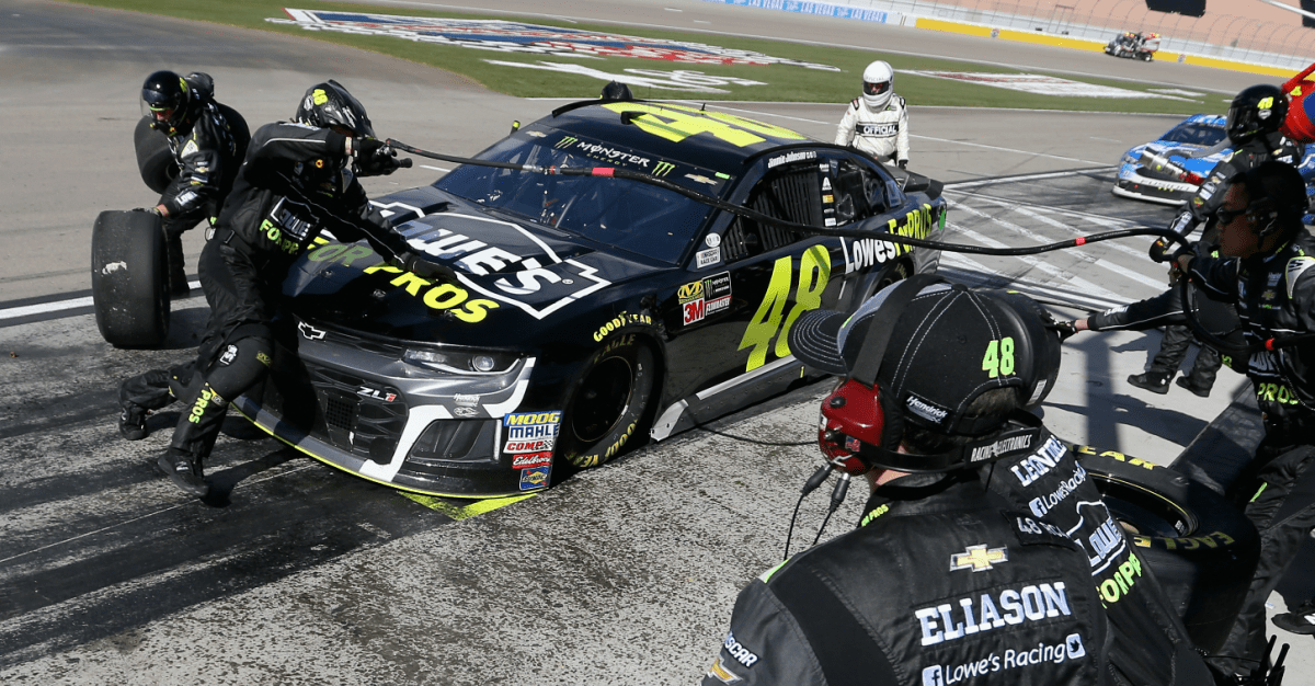 Jimmie Johnson’s luck continues to be terrible in Las Vegas