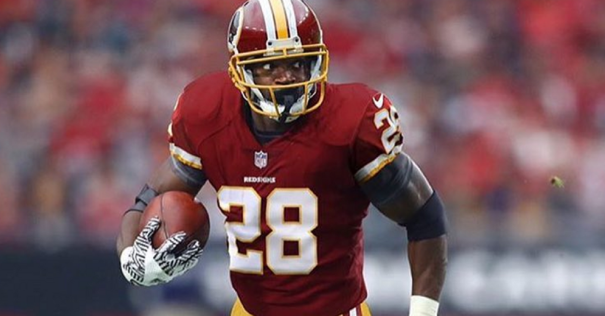 Washington Redskins re-sign Adrian Peterson to two-year deal