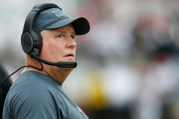 UCLA QB’s Dad Rips Chip Kelly for “Lousy Coaching” on Twitter