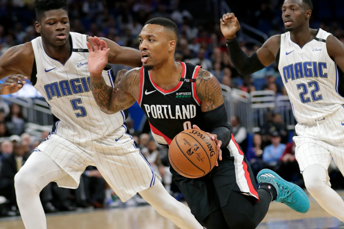 Damian Lillard Shuts Up Obnoxious Heckler The Best Way Possible