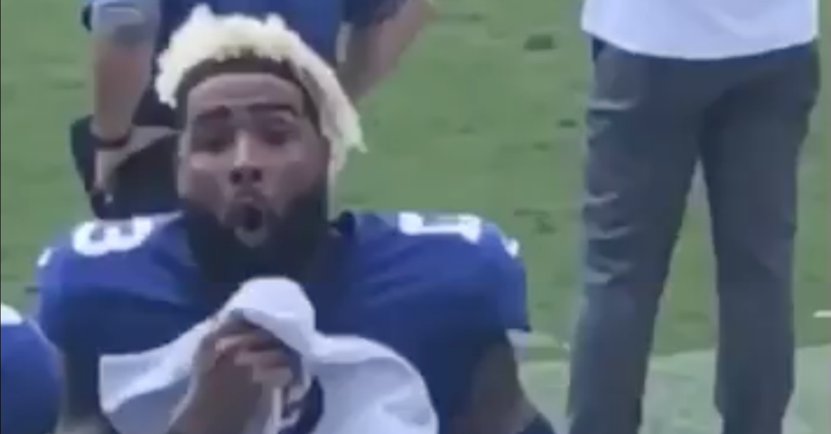 Eli Manning, Michael B. Jordan Re-Create Famous OBJ Catch - FanBuzz