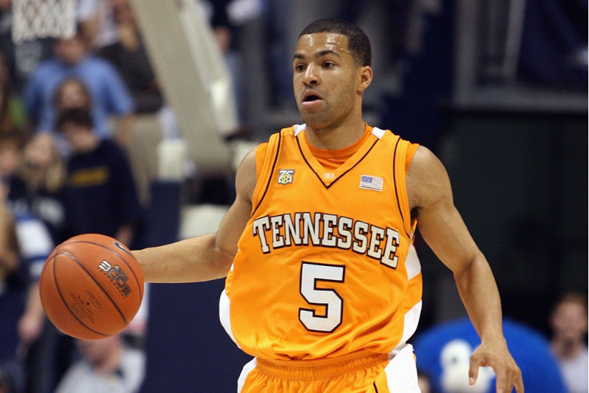 Chris Lofton #5 of the Tennessee Volunteers drives during the game against the Xavier Musketeers at the Cintas Center