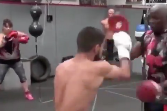 WATCH: Clever Woman Gets Free Boxing Lesson From Floyd Mayweather Sr.